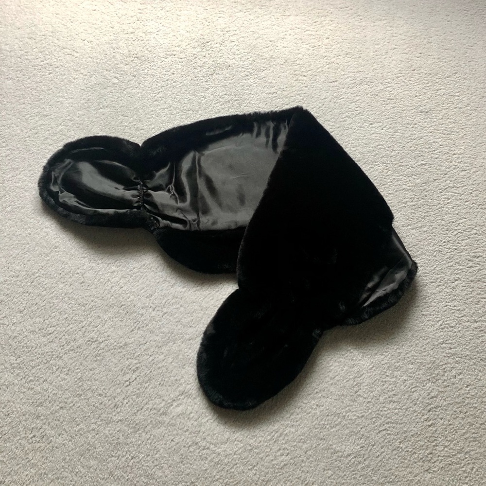 Faux fur black wrap